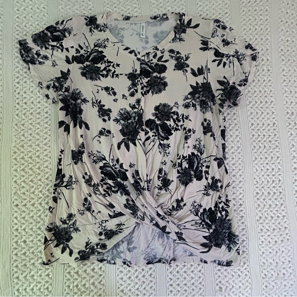⭐️Addtoo Top Large Cream Black Floral Twist Front Short Sleeve Blouse